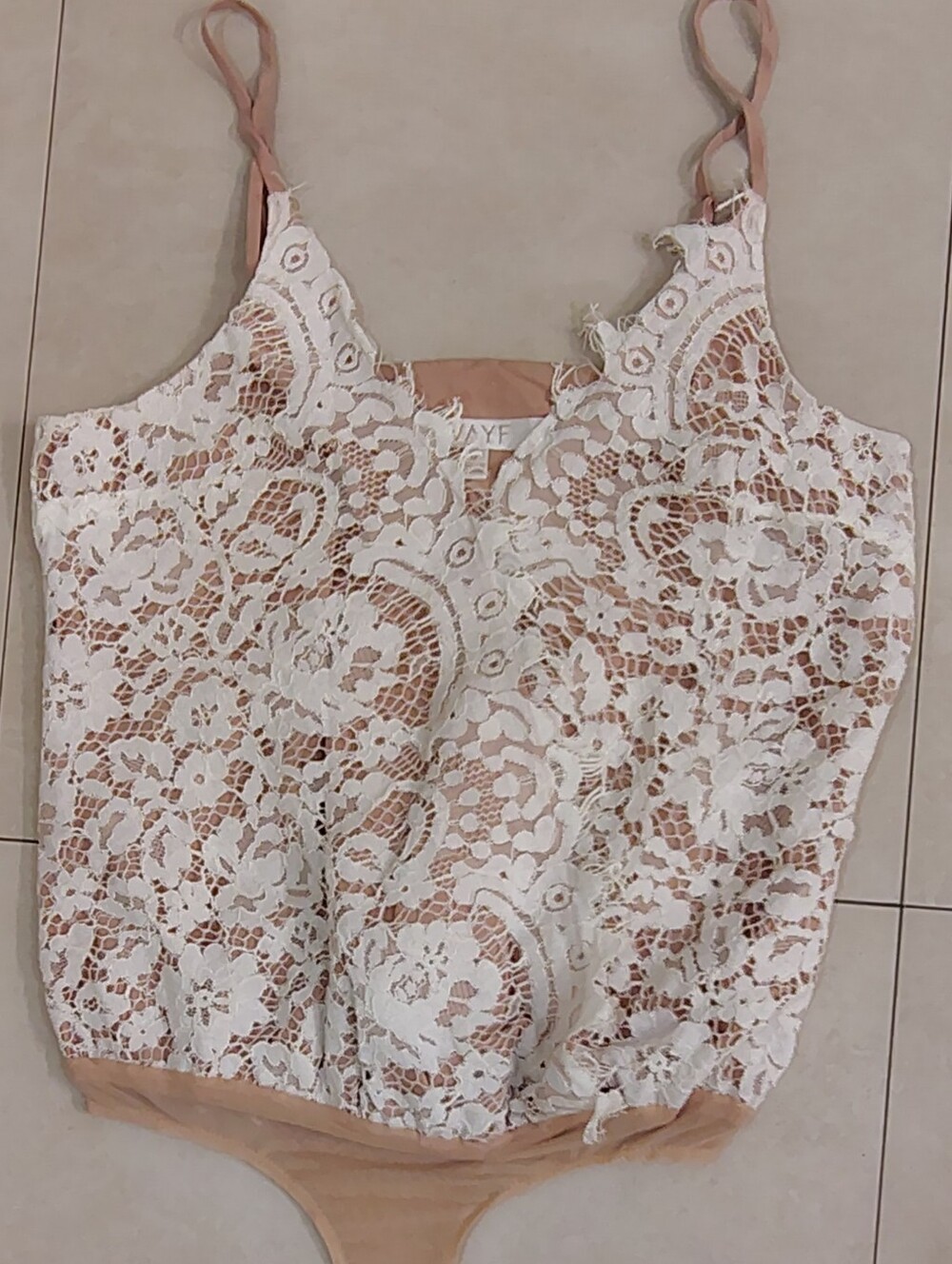 NWOT WAYF Ivory Lace Eyelash V-Neckline Camisole Bodysuit Sz XS